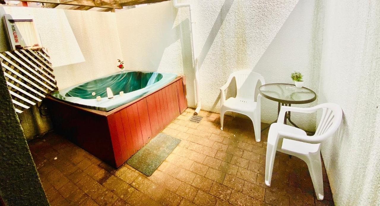Motel Baden - Private Bath
